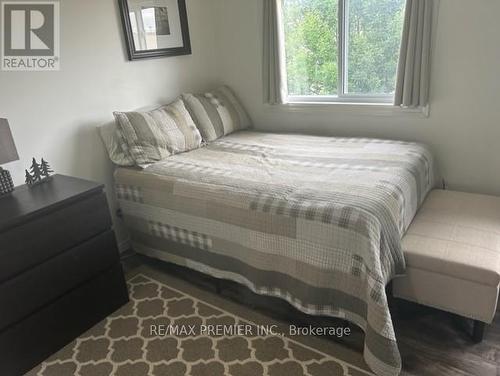 25 Srigley Street, Barrie (Holly), ON - Indoor Photo Showing Bedroom