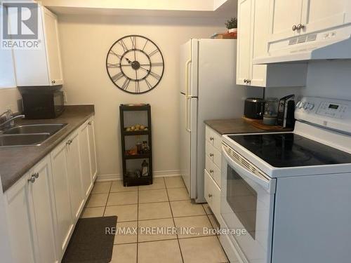 25 Srigley Street, Barrie (Holly), ON - Indoor Photo Showing Kitchen With Double Sink