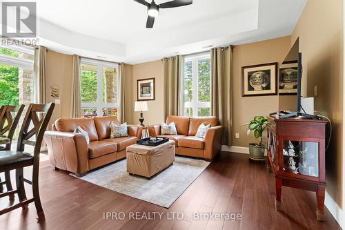 201 - 764 River Road E, Wasaga Beach, ON - Indoor Photo Showing Living Room