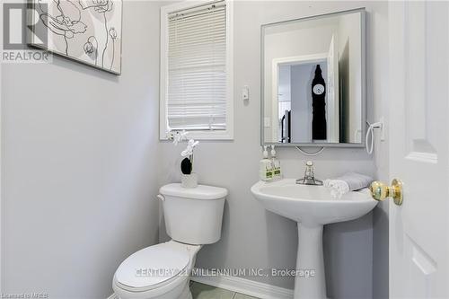 381 Ferndale Road S, Barrie (Ardagh), ON - Indoor Photo Showing Bathroom