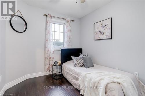 381 Ferndale Road S, Barrie, ON - Indoor Photo Showing Bedroom