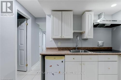 381 Ferndale Road S, Barrie, ON - Indoor Photo Showing Kitchen