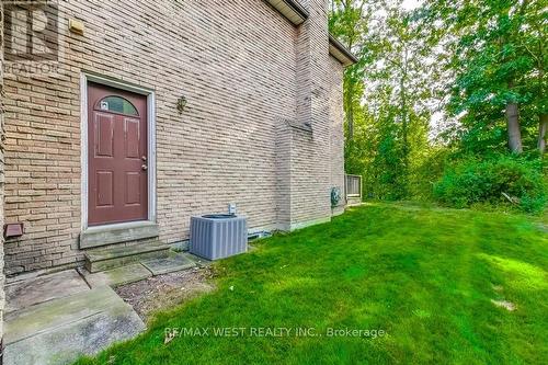 817 Damien Way, Mississauga (Erindale), ON - Outdoor