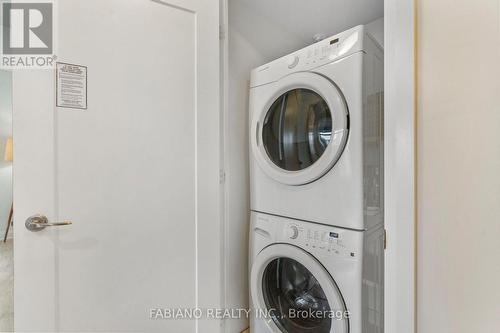 1402 - 56 Annie Craig Drive, Toronto, ON - Indoor Photo Showing Laundry Room