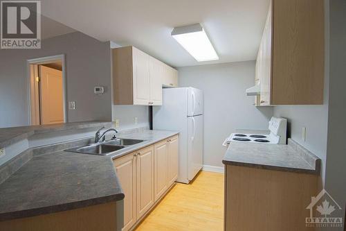 310 Central Park Drive Unit#3E, Ottawa, ON - Indoor Photo Showing Kitchen With Double Sink