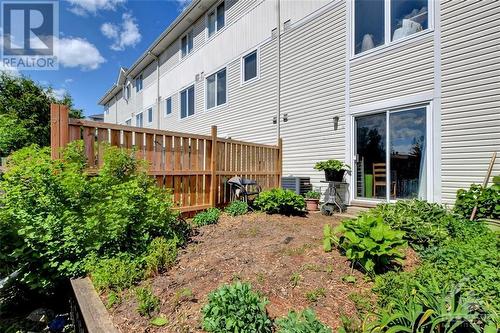 73 Manhattan Crescent, Ottawa, ON - Outdoor