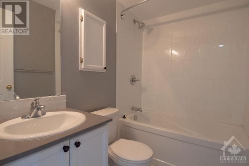 73 Manhattan Crescent, Ottawa, ON - Indoor Photo Showing Bathroom