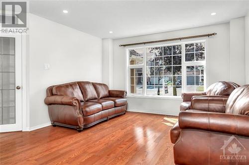 152 Flamborough Walk, Kanata, ON - Indoor Photo Showing Living Room