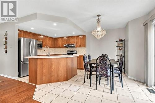 152 Flamborough Walk, Kanata, ON - Indoor Photo Showing Kitchen