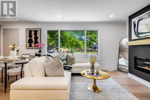 91 Woodlawn, Kingsville, ON - Indoor Photo Showing Living Room With Fireplace