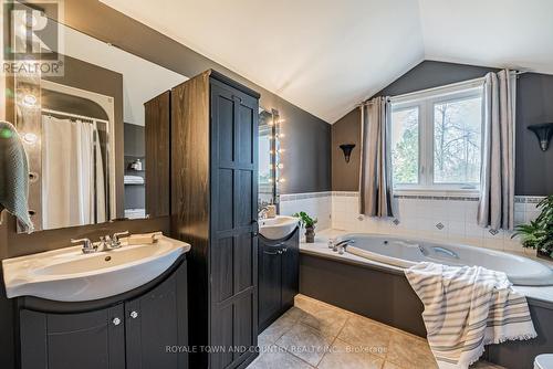 1374 Old Mill Road, Kawartha Lakes (Lindsay), ON - Indoor Photo Showing Bathroom