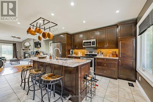 1374 Old Mill Road, Kawartha Lakes (Lindsay), ON - Indoor Photo Showing Kitchen With Upgraded Kitchen