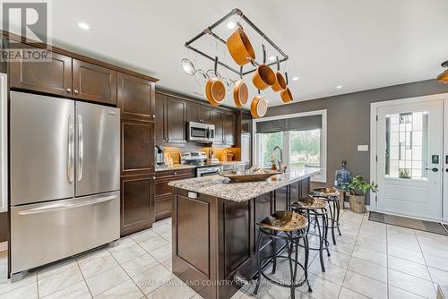 1374 Old Mill Road, Kawartha Lakes (Lindsay), ON - Indoor Photo Showing Kitchen With Upgraded Kitchen