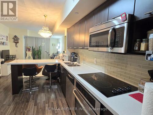 709 W - 565 Wilson Avenue, Toronto (Clanton Park), ON - Indoor Photo Showing Kitchen With Upgraded Kitchen