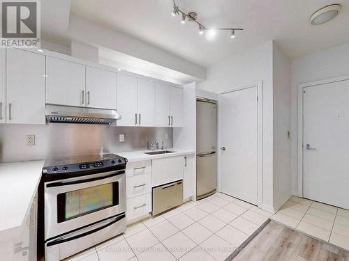 1637 - 111 Elizabeth Street, Toronto, ON - Indoor Photo Showing Kitchen