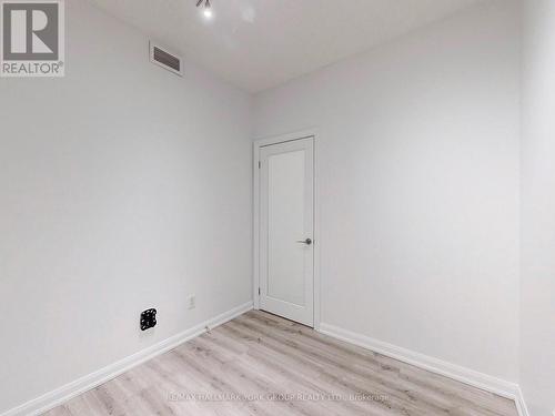 1637 - 111 Elizabeth Street, Toronto, ON - Indoor Photo Showing Other Room