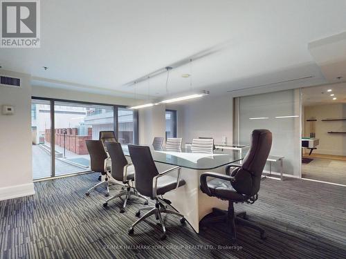 1637 - 111 Elizabeth Street, Toronto, ON - Indoor Photo Showing Office