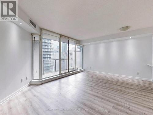 1637 - 111 Elizabeth Street, Toronto, ON - Indoor Photo Showing Other Room