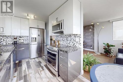 1706 - 133 Torresdale Avenue, Toronto (Westminster-Branson), ON - Indoor Photo Showing Kitchen With Stainless Steel Kitchen With Double Sink With Upgraded Kitchen