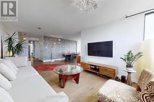 1706 - 133 Torresdale Avenue, Toronto (Westminster-Branson), ON - Indoor Photo Showing Living Room