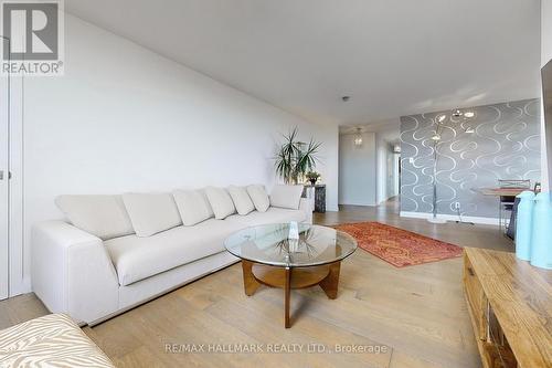 1706 - 133 Torresdale Avenue, Toronto (Westminster-Branson), ON - Indoor Photo Showing Living Room