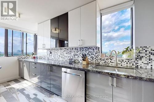 1706 - 133 Torresdale Avenue, Toronto, ON - Indoor Photo Showing Kitchen With Double Sink With Upgraded Kitchen