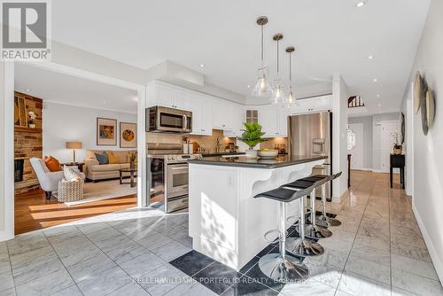 18 Ballyconnor Court, Toronto (Bayview Woods-Steeles), ON - Indoor Photo Showing Kitchen With Upgraded Kitchen