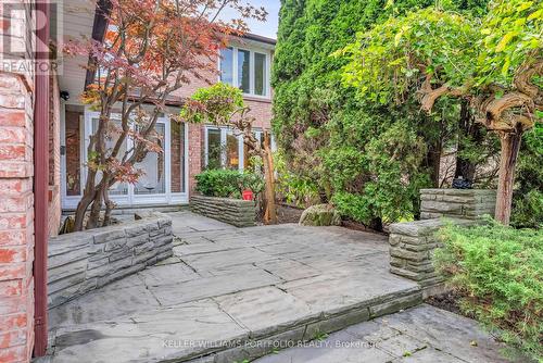 18 Ballyconnor Court, Toronto (Bayview Woods-Steeles), ON - Outdoor