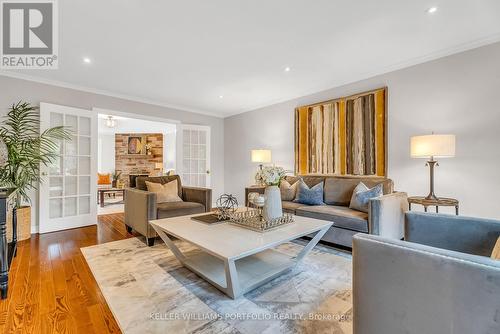 18 Ballyconnor Court, Toronto (Bayview Woods-Steeles), ON - Indoor Photo Showing Living Room