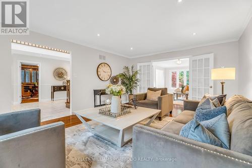 18 Ballyconnor Court, Toronto (Bayview Woods-Steeles), ON - Indoor Photo Showing Living Room