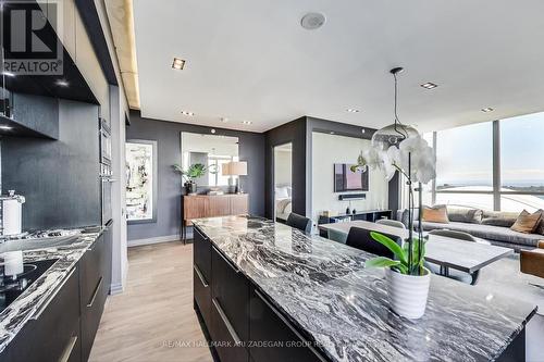 3108 - 88 Blue Jays Way, Toronto (Waterfront Communities), ON - Indoor Photo Showing Kitchen With Upgraded Kitchen