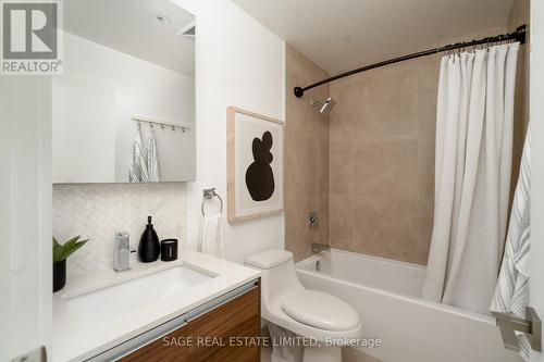 1611 - 20 Minowan Miikan Lane, Toronto (Little Portugal), ON - Indoor Photo Showing Bathroom