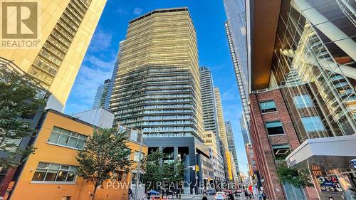 3111 - 125 Peter Street, Toronto (Waterfront Communities), ON - Outdoor With Facade