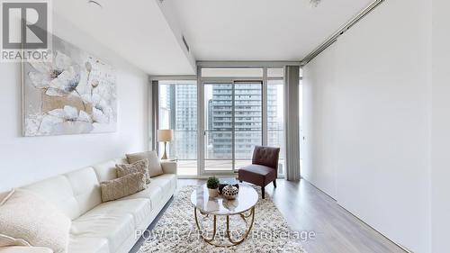 3111 - 125 Peter Street, Toronto (Waterfront Communities), ON - Indoor Photo Showing Living Room