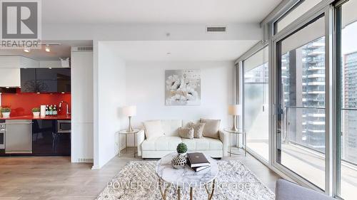 3111 - 125 Peter Street, Toronto, ON - Indoor Photo Showing Living Room