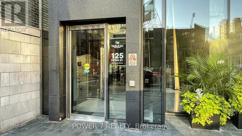 3111 - 125 Peter Street, Toronto (Waterfront Communities), ON - Outdoor