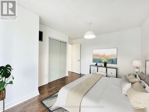 908 - 40 Scollard Street, Toronto, ON - Indoor Photo Showing Bedroom