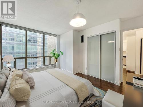 908 - 40 Scollard Street, Toronto (Annex), ON - Indoor Photo Showing Bedroom