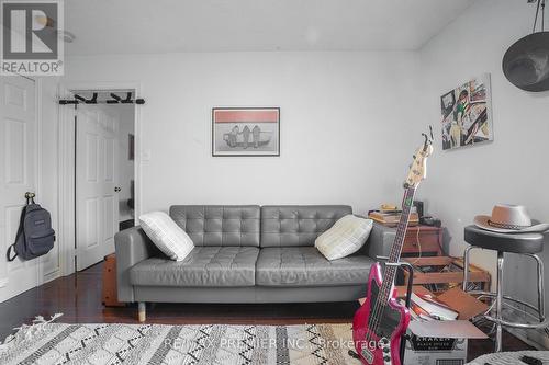 644 Srigley Street, Newmarket, ON - Indoor Photo Showing Living Room