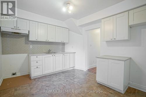 644 Srigley Street, Newmarket, ON - Indoor Photo Showing Kitchen