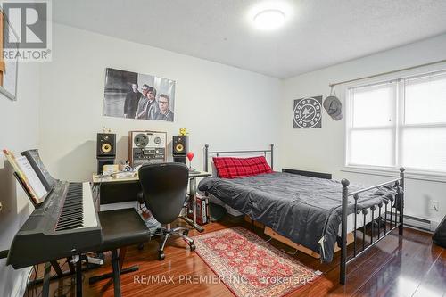 644 Srigley Street, Newmarket, ON - Indoor Photo Showing Bedroom