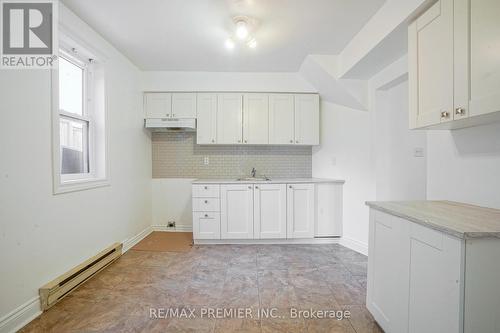 644 Srigley Street, Newmarket, ON - Indoor Photo Showing Kitchen