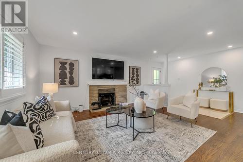 147 Chassie Court, Richmond Hill, ON - Indoor Photo Showing Living Room With Fireplace