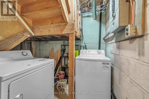 147 Chassie Court, Richmond Hill, ON - Indoor Photo Showing Laundry Room