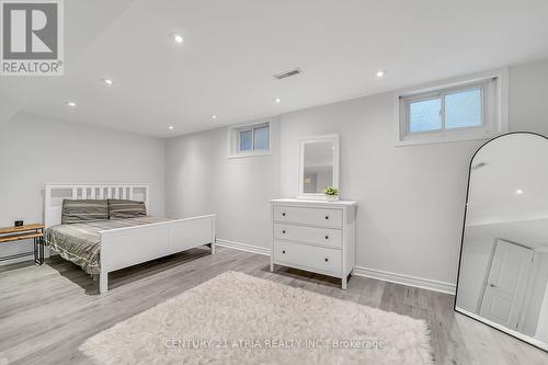 147 Chassie Court, Richmond Hill, ON - Indoor Photo Showing Bedroom