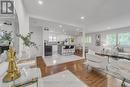 147 Chassie Court, Richmond Hill, ON  - Indoor Photo Showing Living Room 