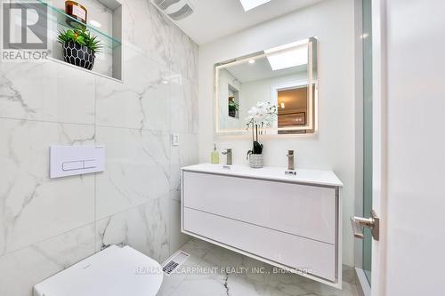 194 Slater Crescent, Oakville (Old Oakville), ON - Indoor Photo Showing Bathroom