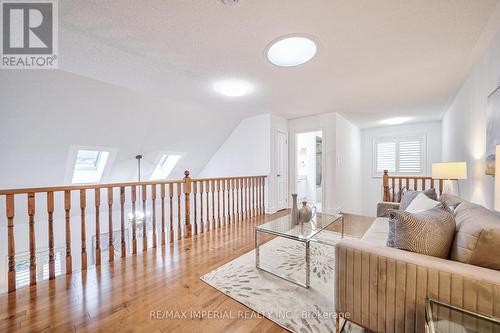 1054 Bob Scott Court, Newmarket, ON - Indoor Photo Showing Living Room