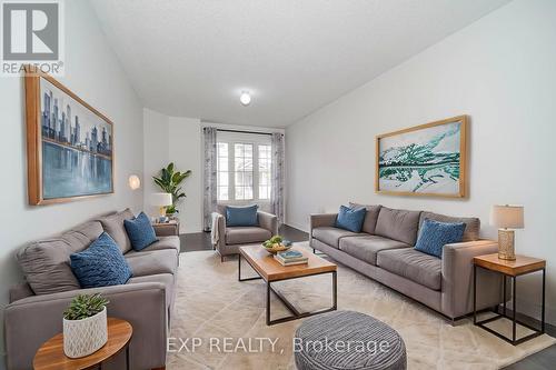 106 Pearl Lake Road, Markham, ON - Indoor Photo Showing Living Room