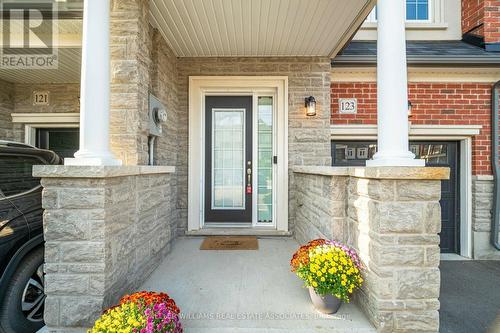 123 Borers Creek Circle, Hamilton, ON - Outdoor